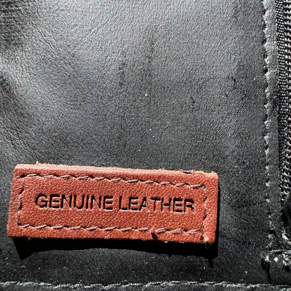 Crossbody cellphone wallet. GENUINE LEATHER crossbody phone bag - Picture 7 of 11